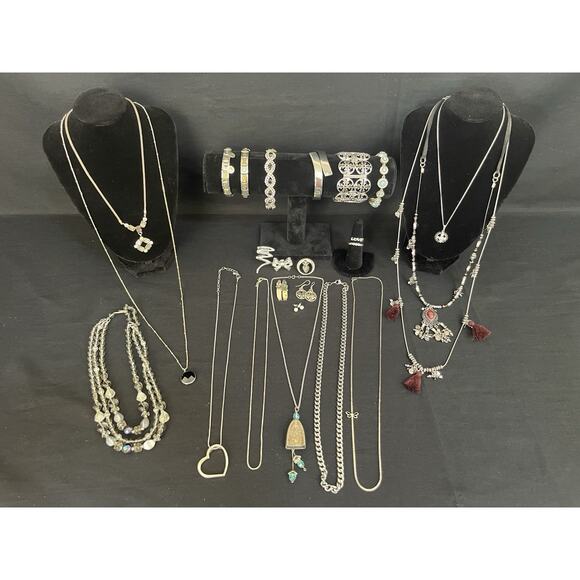 Vintage To Now Lot Of Silvertone Silver Jewelry Necklace Bracelet Earrings Rings - Picture 1 of 12